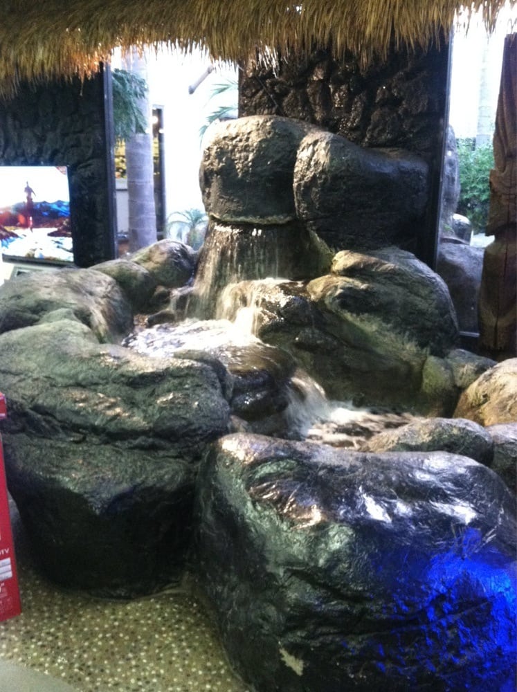 In-store water feature